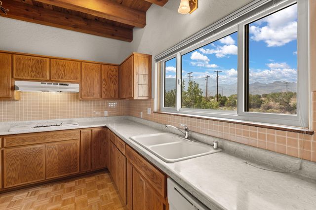 215 STATE HIGHWAY 165, Placitas, NM 87043