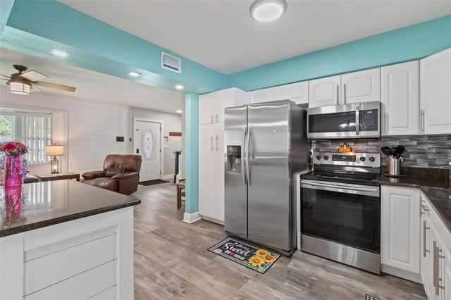 15437 BEDFORD CIRCLE W, Clearwater, FL 33764