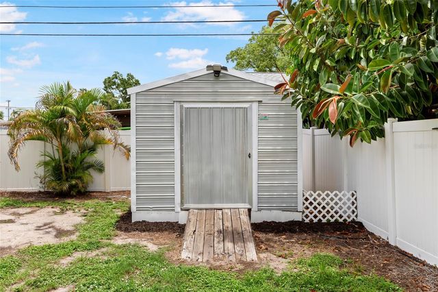 15437 BEDFORD CIRCLE W, Clearwater, FL 33764