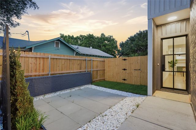2212 Marburg Street, Dallas, TX 75215