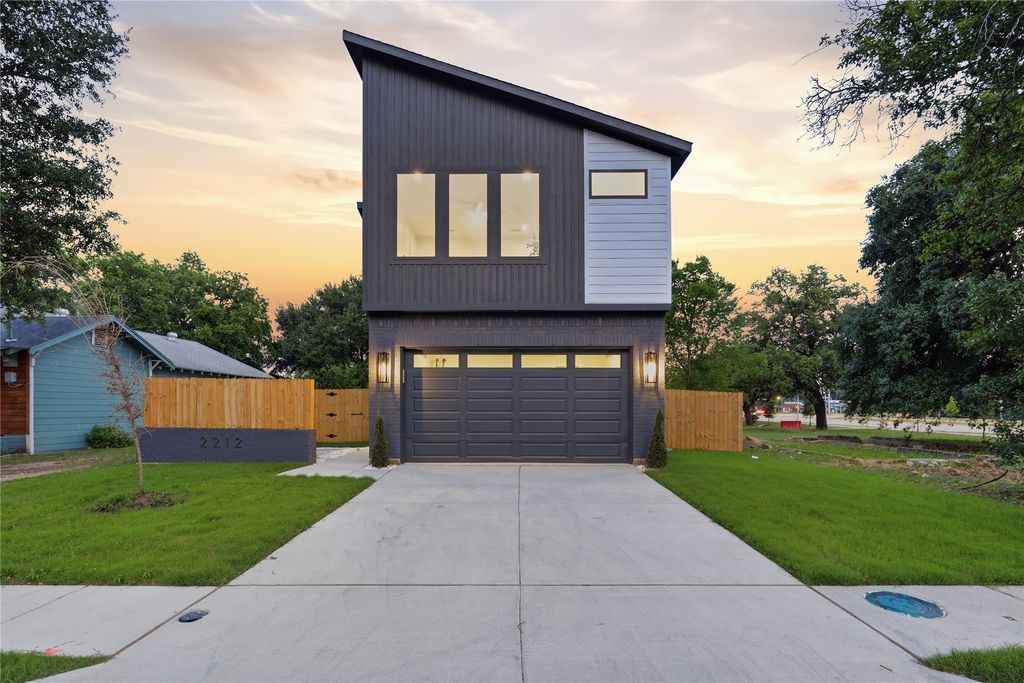 2212 Marburg Street, Dallas, TX 75215