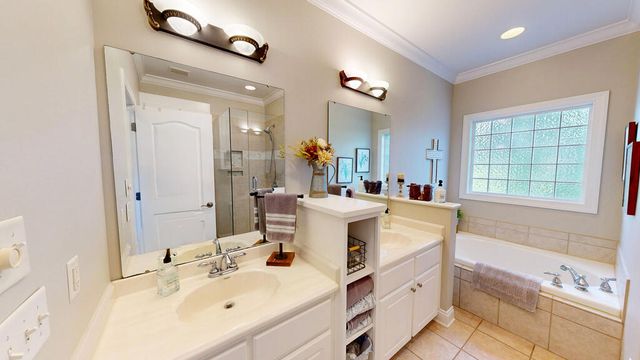 80 Easy Street, Dothan, AL 36305