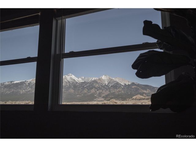 32500 Oak Ave, Blanca, CO 81123