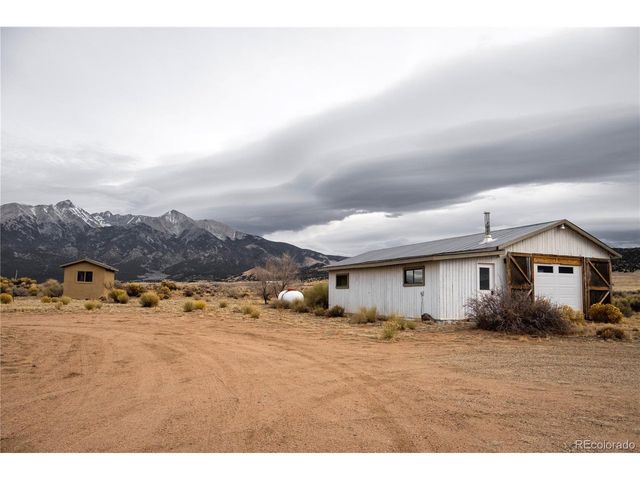 32500 Oak Ave, Blanca, CO 81123