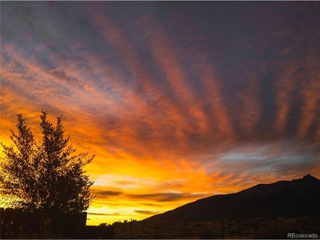 32500 Oak Ave, Blanca, CO 81123