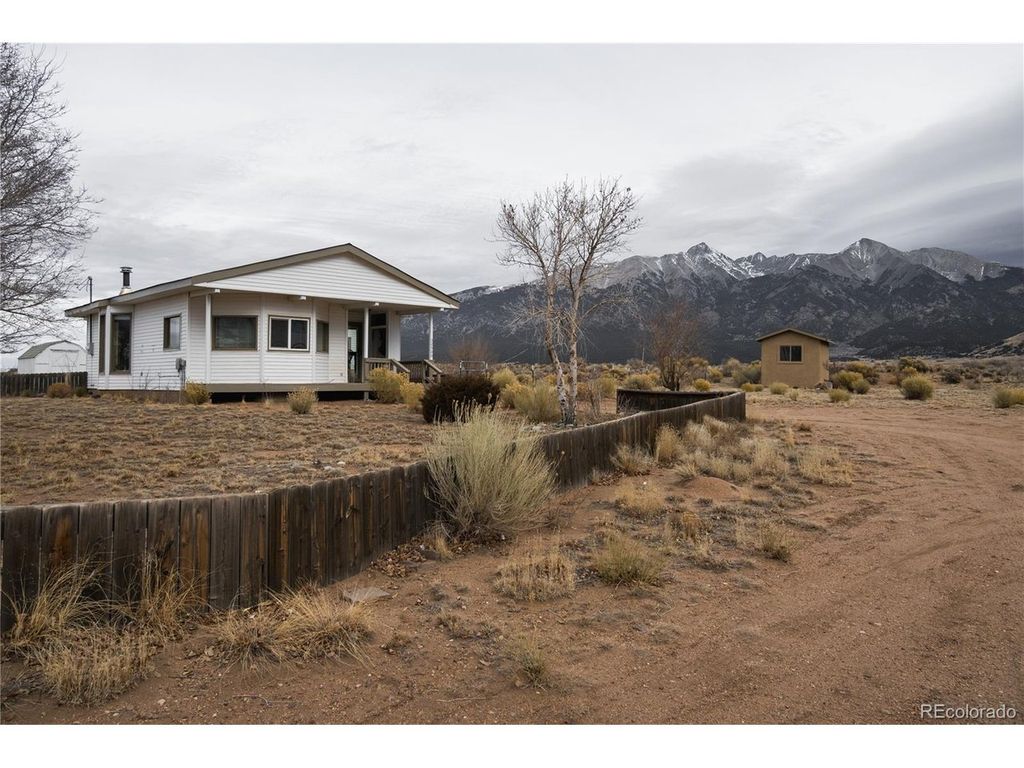 32500 Oak Ave, Blanca, CO 81123