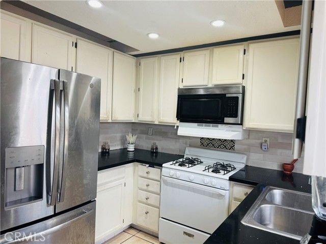 484 Harvest, Perris, CA 92571