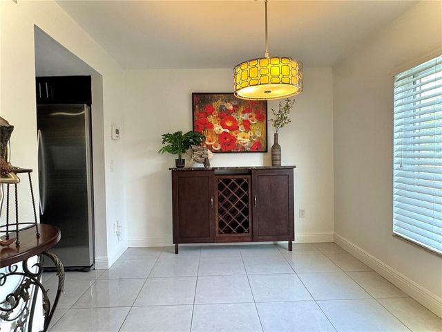 783 99TH AVENUE N 104, St Petersburg, FL 33702