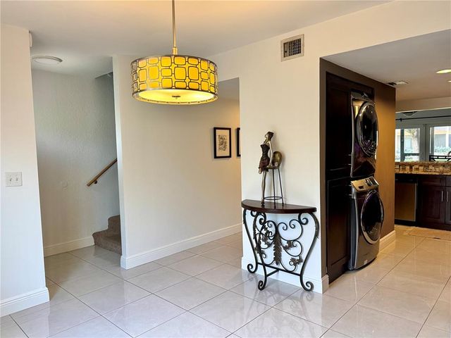 783 99TH AVENUE N 104, St Petersburg, FL 33702