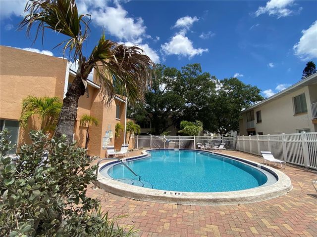 783 99TH AVENUE N 104, St Petersburg, FL 33702