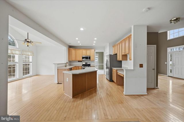 41 PINEHURST CT, Charles Town, WV 25414