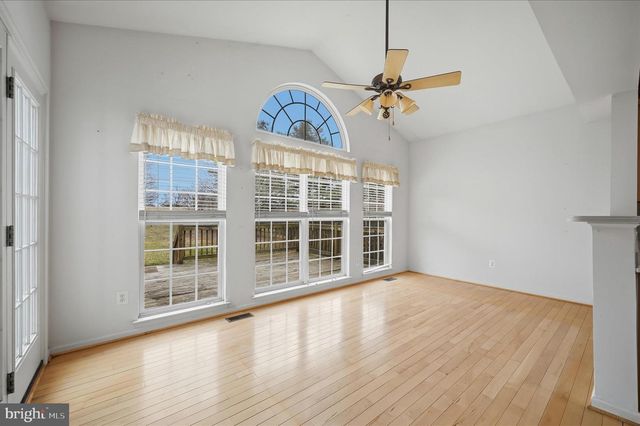 41 PINEHURST CT, Charles Town, WV 25414