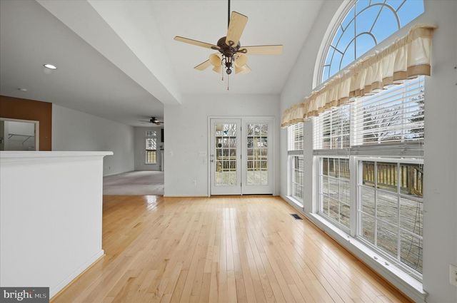 41 PINEHURST CT, Charles Town, WV 25414