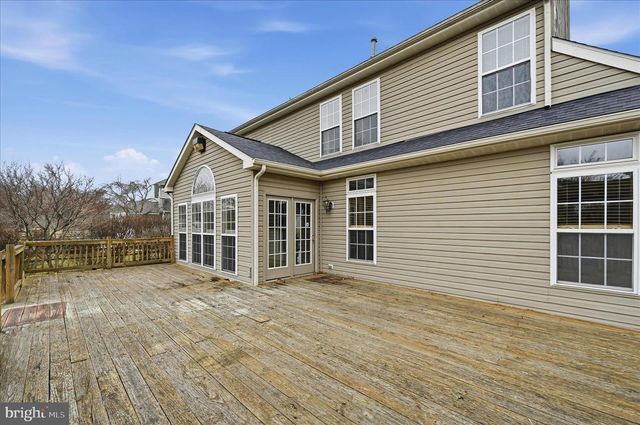 41 PINEHURST CT, Charles Town, WV 25414