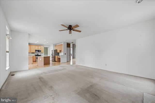 41 PINEHURST CT, Charles Town, WV 25414