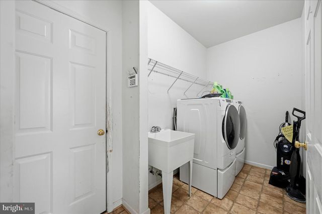 41 PINEHURST CT, Charles Town, WV 25414