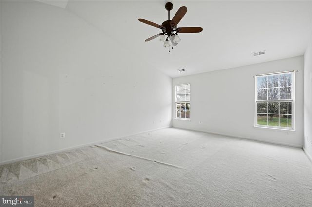 41 PINEHURST CT, Charles Town, WV 25414