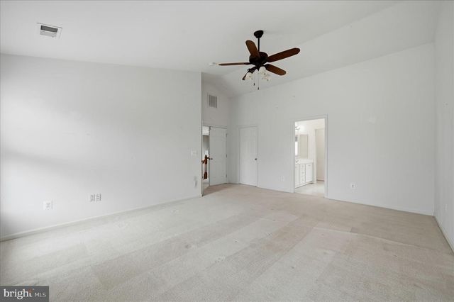 41 PINEHURST CT, Charles Town, WV 25414