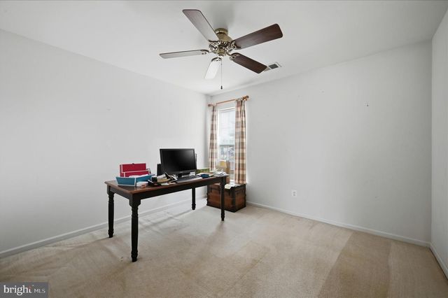 41 PINEHURST CT, Charles Town, WV 25414