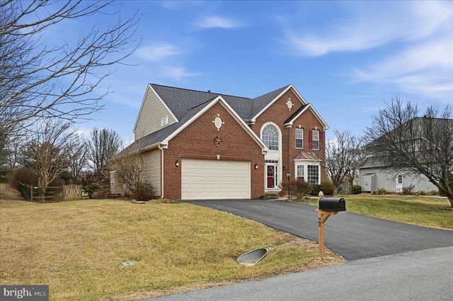41 PINEHURST CT, Charles Town, WV 25414