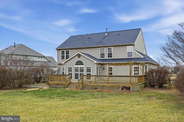 41 PINEHURST CT, Charles Town, WV 25414