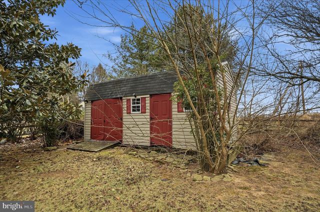 41 PINEHURST CT, Charles Town, WV 25414