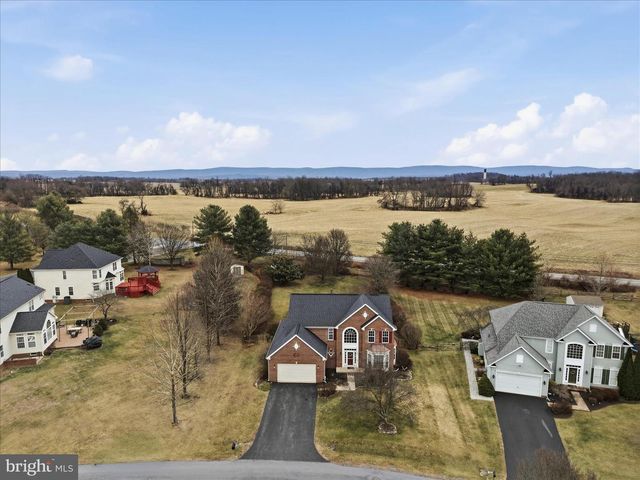 41 PINEHURST CT, Charles Town, WV 25414