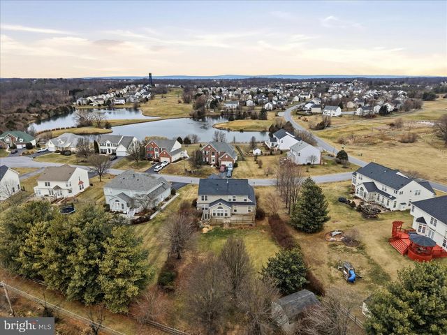 41 PINEHURST CT, Charles Town, WV 25414