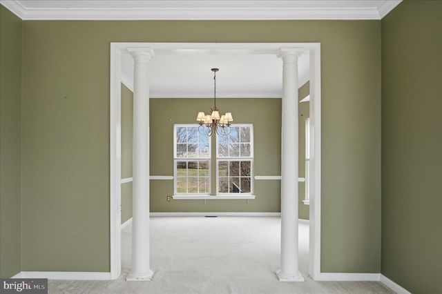 41 PINEHURST CT, Charles Town, WV 25414