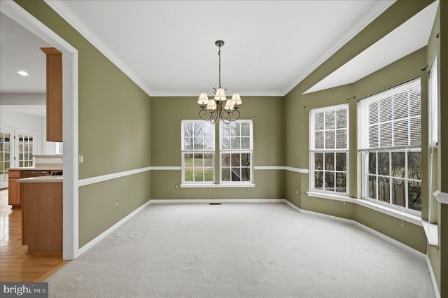 41 PINEHURST CT, Charles Town, WV 25414