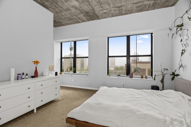 1122 W Catalpa Avenue 706, Chicago, IL 60640