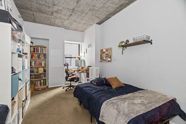 1122 W Catalpa Avenue 706, Chicago, IL 60640