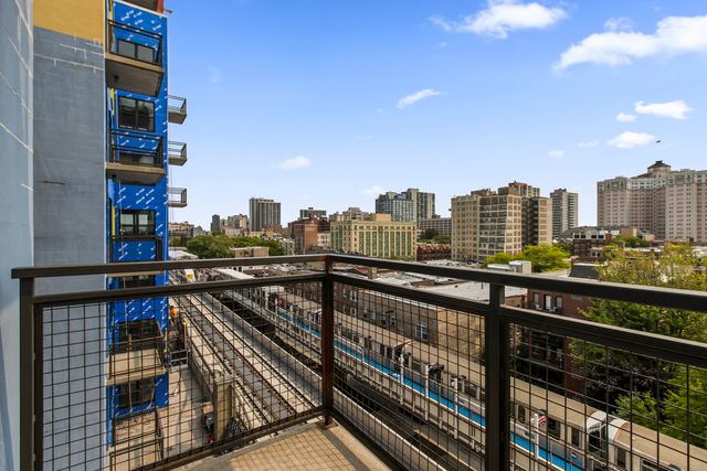 1122 W Catalpa Avenue 706, Chicago, IL 60640
