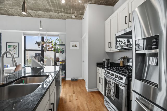 1122 W Catalpa Avenue 706, Chicago, IL 60640