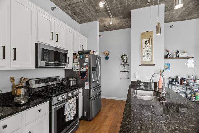 1122 W Catalpa Avenue 706, Chicago, IL 60640