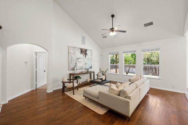 608 Royal Burgess DR, Round Rock, TX 78664