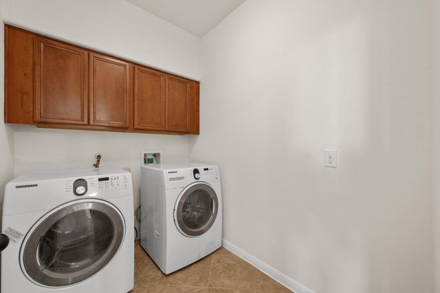 608 Royal Burgess DR, Round Rock, TX 78664