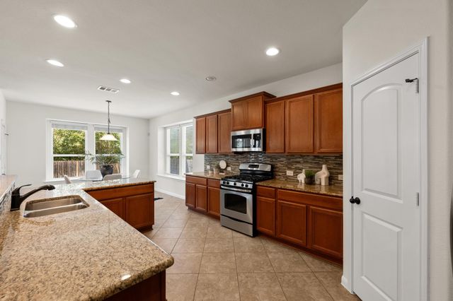 608 Royal Burgess DR, Round Rock, TX 78664