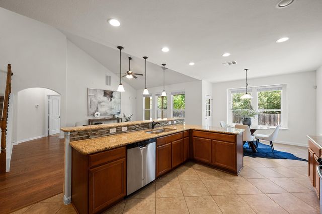 608 Royal Burgess DR, Round Rock, TX 78664