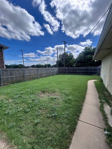 1613 Crescent Lane, Duncanville, TX 75137