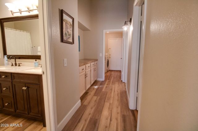 1076 W Glenmere Drive, Chandler, AZ 85224