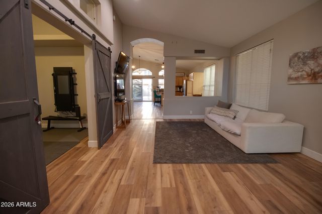 1076 W Glenmere Drive, Chandler, AZ 85224