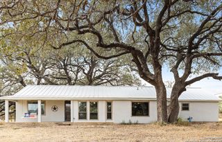 198 Pr 7730, Devine, TX 78016