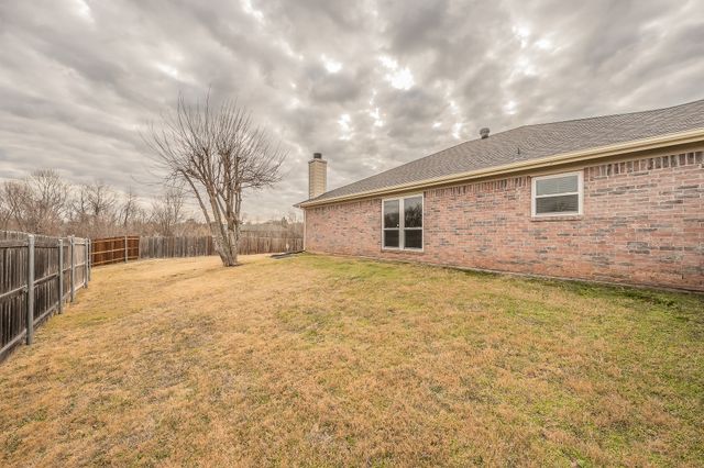 334 Beaumont Drive, Weatherford, TX 76086