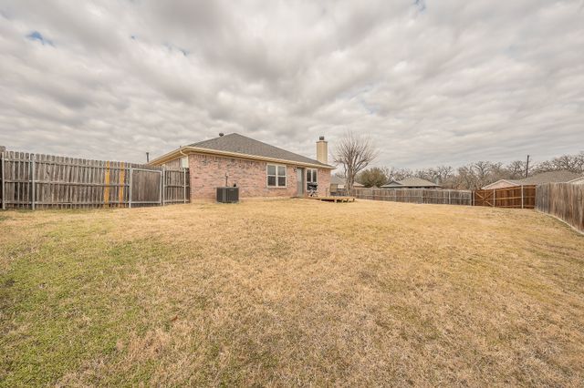 334 Beaumont Drive, Weatherford, TX 76086