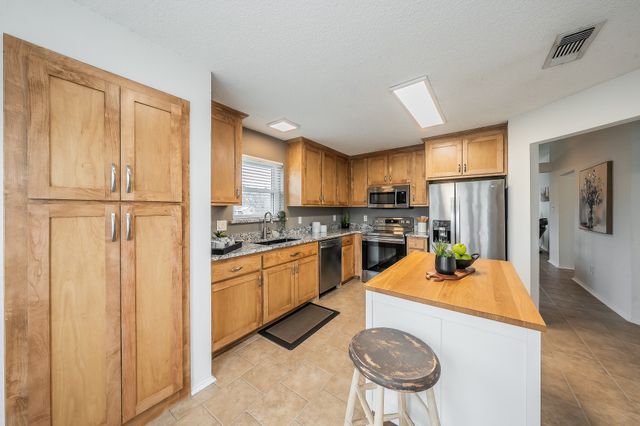 334 Beaumont Drive, Weatherford, TX 76086