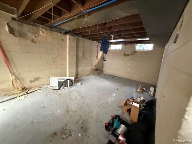 22341 Lyndon Street, Detroit, MI 48223