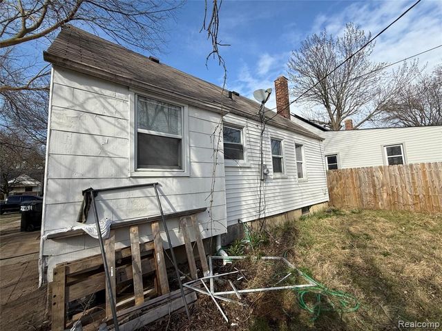 22341 Lyndon Street, Detroit, MI 48223