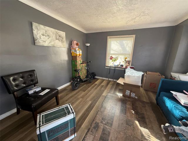 22341 Lyndon Street, Detroit, MI 48223