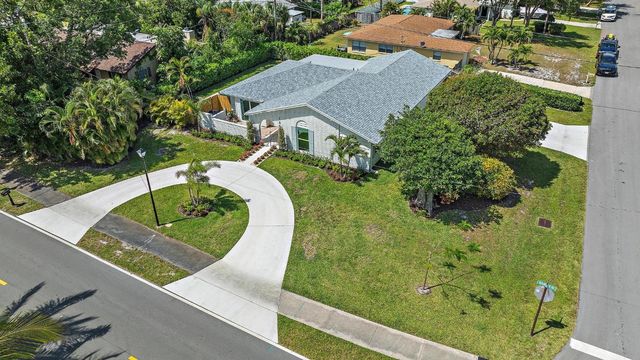1604 Seabrook Road, Tequesta, FL 33469